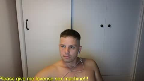 Snapshot of st1vemaster01 chatting on 07-13-26, 02:09 st1vemaster01 online show from 07-13-26, 02:09