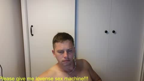 Snapshot of st1vemaster01 chatting on 07-26-26, 02:02 st1vemaster01 online show from 07-26-26, 02:02