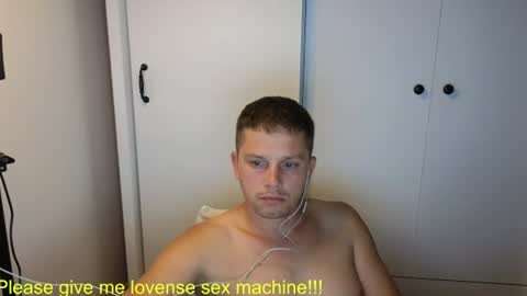 Snapshot of st1vemaster01 chatting on 07-27-26, 01:51 st1vemaster01 online show from 07-27-26, 01:51