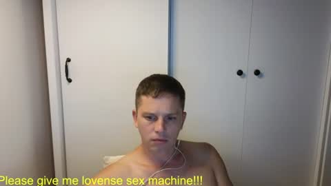 Snapshot of st1vemaster01 chatting on 07-28-26, 12:34 st1vemaster01 online show from 07-28-26, 12:34