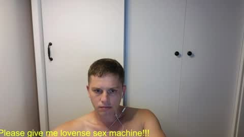 Snapshot of st1vemaster01 chatting on 07-28-26, 12:48 st1vemaster01 online show from 07-28-26, 12:48