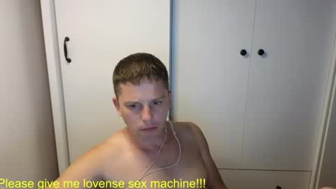 Snapshot of st1vemaster01 chatting on 07-31-26, 12:26 st1vemaster01 online show from 07-31-26, 12:26