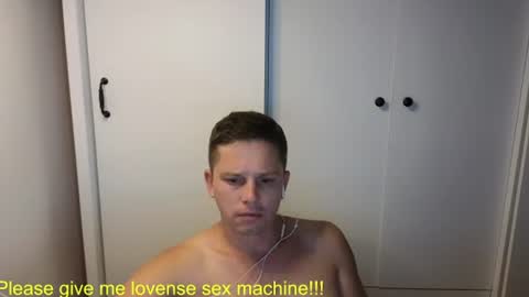 Snapshot of st1vemaster01 chatting on 08-01-26, 03:33 st1vemaster01 online show from 08-01-26, 03:33