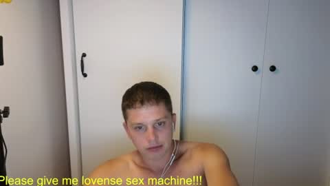 Snapshot of st1vemaster01 chatting on 08-04-26, 01:25 st1vemaster01 online show from 08-04-26, 01:25
