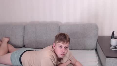 Snapshot of st_rudy chatting on 11-05-25, 01:44 Joe Peach online show from 11-05-25, 01:44