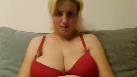 Snapshot of stacey_amelly chatting on 11-07-25, 10:10 Amelly online show from 11-07-25, 10:10