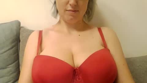 Snapshot of stacey_amelly chatting on 02-02-26, 12:42 Amelly online show from 02-02-26, 12:42