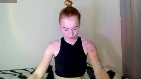 Snapshot of stacey_brow chatting on 05-14-26, 03:13 stacey online show from 05-14-26, 03:13
