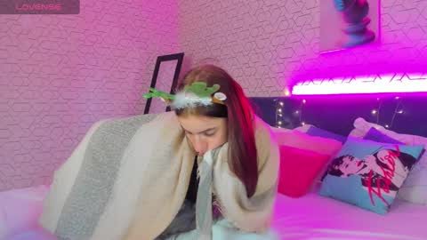 Stacey GMT5 Mo Tu We Th Fr Sa 3am -10am online show from 12-17-24, 08:01