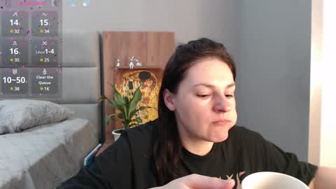 Snapshot of stacy_davise chatting on 02-05-25, 07:31 STACY online show from 02-05-25, 07:31
