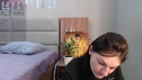 Snapshot of stacy_davise chatting on 02-06-25, 02:11 STACY online show from 02-06-25, 02:11