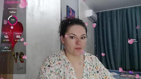 Snapshot of stacy_davise chatting on 09-20-25, 09:10 STACY online show from 09-20-25, 09:10