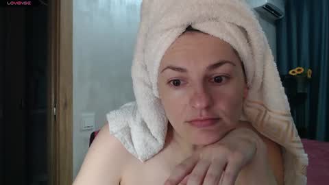 Snapshot of stacy_davise chatting on 07-14-26, 04:23 STACY online show from 07-14-26, 04:23