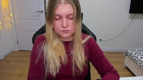 Snapshot of stacy_miraclee chatting on 12-14-24, 03:25 Stacy online show from 12-14-24, 03:25