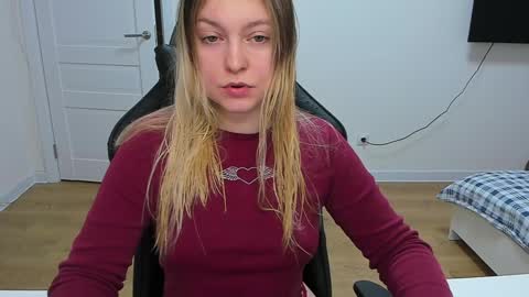 Snapshot of stacy_miraclee chatting on 12-30-24, 07:59 Stacy online show from 12-30-24, 07:59