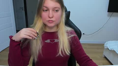 Snapshot of stacy_miraclee chatting on 02-14-25, 03:58 Stacy online show from 02-14-25, 03:58