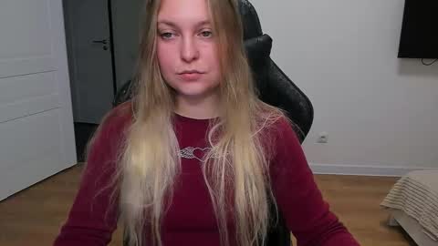 Snapshot of stacy_miraclee chatting on 09-13-25, 03:23 Stacy online show from 09-13-25, 03:23