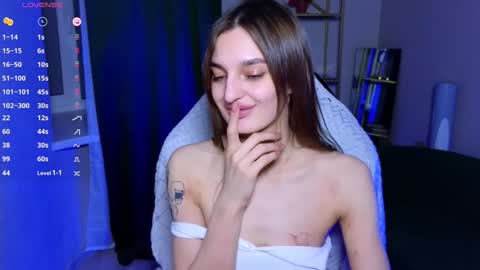 Snapshot of stacy_sexylips chatting on 12-15-24, 02:05 Sexy lips online show from 12-15-24, 02:05