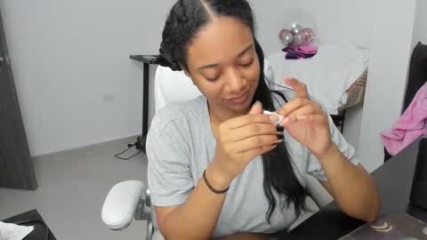 Zulma Yisset online show from 12-14-25, 02:28