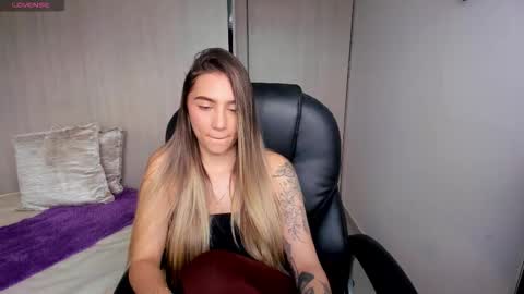 Stacy Conner online show from 10-16-25, 03:35