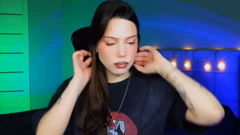 Snapshot of stacygonzales_ chatting on 12-10-24, 06:44 Bye bye dear See you on December 3st online show from 12-10-24, 06:44