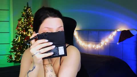 Snapshot of stacygonzales_ chatting on 01-19-25, 06:20 Bye bye dear See you on December 3st online show from 01-19-25, 06:20