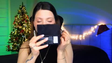 Snapshot of stacygonzales_ chatting on 01-22-25, 07:03 Bye bye dear See you on December 3st online show from 01-22-25, 07:03