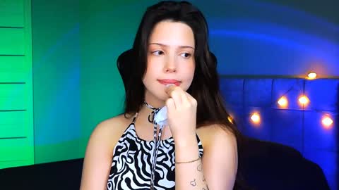 Snapshot of stacygonzales_ chatting on 01-31-25, 09:27 Bye bye dear See you on December 3st online show from 01-31-25, 09:27