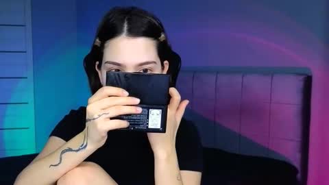 Snapshot of stacygonzales_ chatting on 12-17-25, 07:25 Bye bye dear See you on December 3st online show from 12-17-25, 07:25