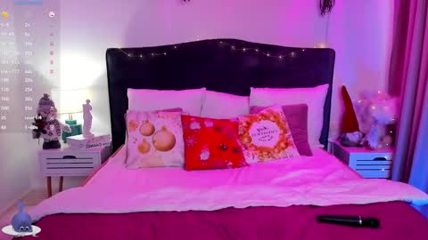 Stacy online show from 12-24-24, 12:33