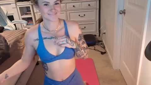 Hannah Lee online show from 02-11-25, 02:57