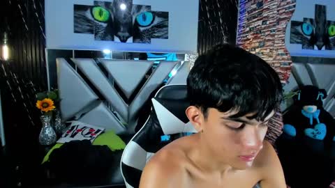 Snapshot of star_blew chatting on 12-03-24, 02:05 star_blew online show from 12-03-24, 02:05