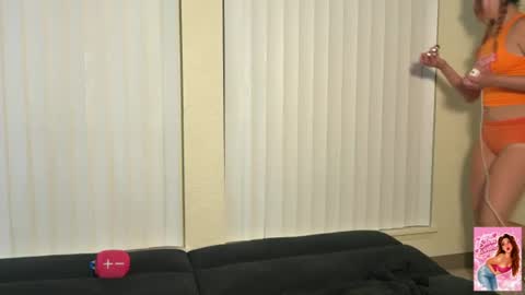 Snapshot of stara_dreams chatting on 06-27-26, 05:45 Stara Winters online show from 06-27-26, 05:45