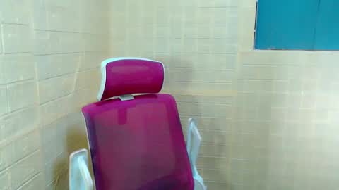 Snapshot of starfuckyut chatting on 11-08-25, 03:07 juicyFoxCocky online show from 11-08-25, 03:07