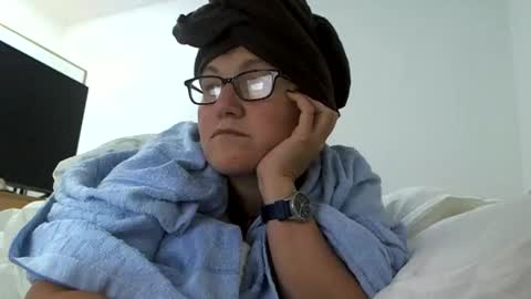 Snapshot of starlagurl chatting on 12-18-24, 08:53 starlagurl online show from 12-18-24, 08:53