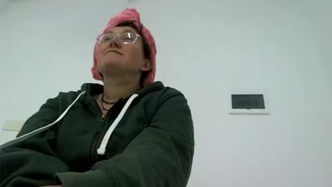 Snapshot of starlagurl chatting on 02-06-25, 02:37 starlagurl online show from 02-06-25, 02:37