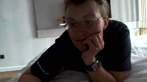 Snapshot of starlagurl chatting on 02-21-25, 01:11 starlagurl online show from 02-21-25, 01:11