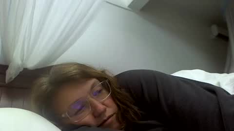 Snapshot of starlagurl chatting on 03-10-25, 04:25 starlagurl online show from 03-10-25, 04:25