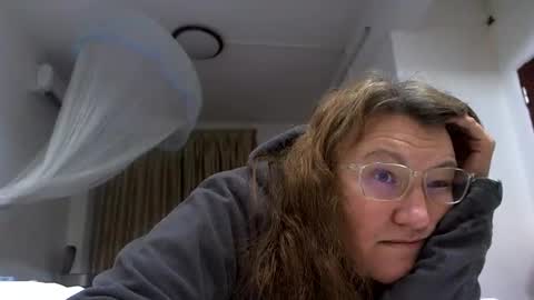 Snapshot of starlagurl chatting on 03-12-25, 03:40 starlagurl online show from 03-12-25, 03:40