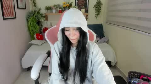 Snapshot of starlie_ chatting on 11-15-25, 01:36 Alisson online show from 11-15-25, 01:36