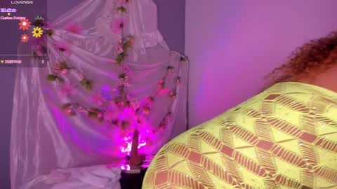 Snapshot of starlightsss_ chatting on 04-23-26, 12:12 . online show from 04-23-26, 12:12