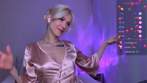 Snapshot of starlightstacey chatting on 01-20-25, 06:53 Stacey online show from 01-20-25, 06:53