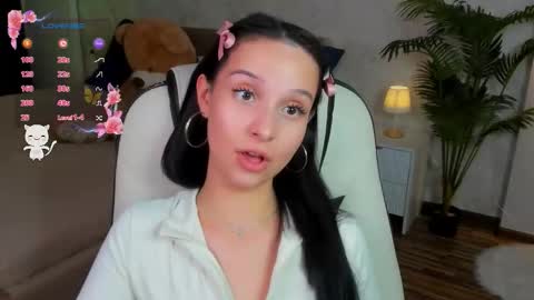 Snapshot of starlitfairy chatting on 10-09-25, 01:31 Your Fairy online show from 10-09-25, 01:31