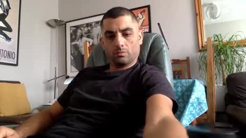 Snapshot of starpizzle chatting on 10-11-25, 12:04 Starpizzle online show from 10-11-25, 12:04