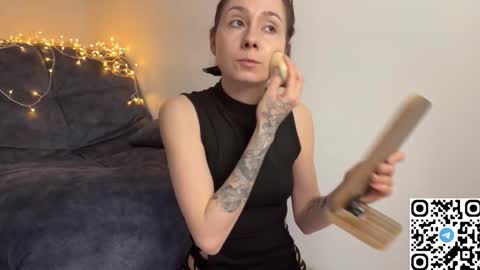 Snapshot of starryeyes_ chatting on 02-01-26, 11:20 Letty online show from 02-01-26, 11:20