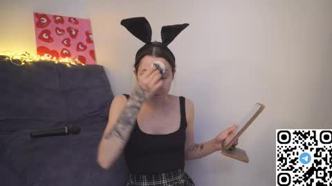 Snapshot of starryeyes_ chatting on 02-05-26, 09:47 Letty online show from 02-05-26, 09:47