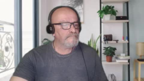 Steely Dan online show from 09-17-25, 05:53