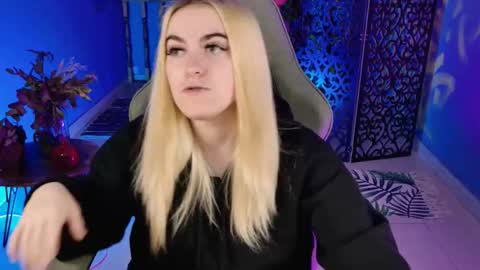 stef_nicks online show from 09-29-25, 05:23