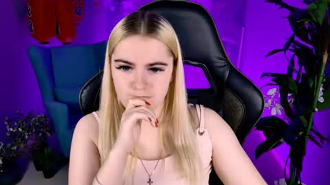 stef_nicks online show from 10-04-25, 09:07