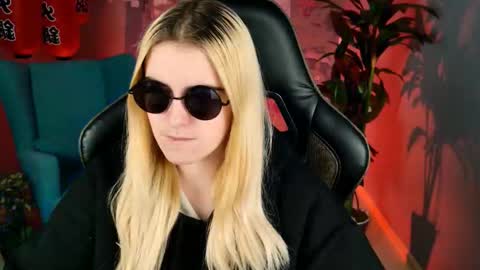 stef_nicks online show from 10-05-25, 06:12